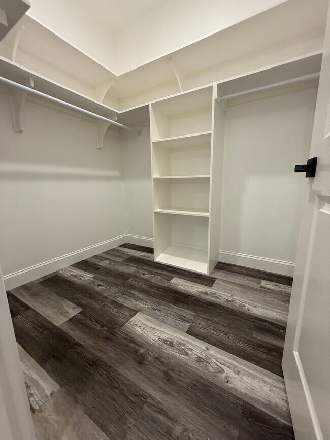 Building Photo - Beautiful modern Townhome in Peaster ISD NO Water Bill -  Fenced Yard - GATED: Spring Move in Spe...