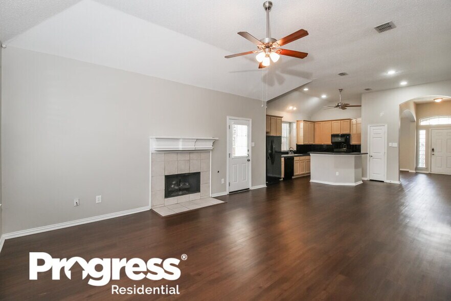 Building Photo - 828 Pinnacle Cir