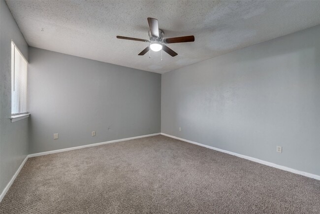 Building Photo - 209 N St Johns Dr