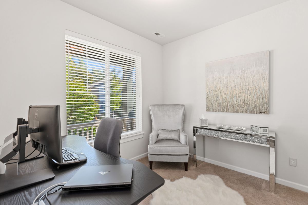 Building Photo - 9798 15th St SE