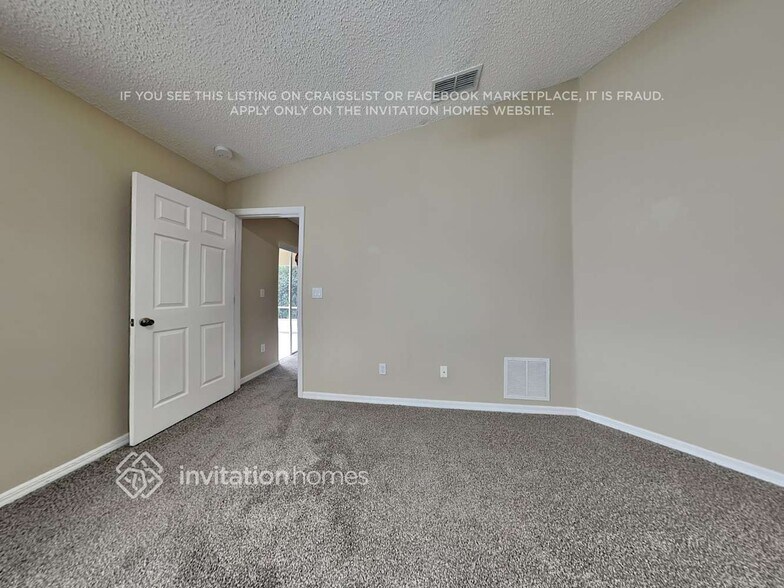 Building Photo - 214 Oak Branch Dr