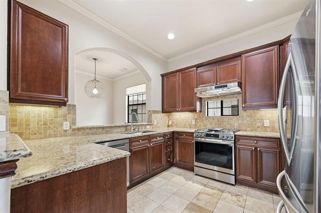 Building Photo - 1020 Pavillion St