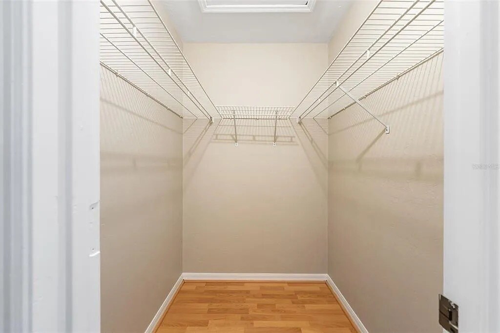 Building Photo - 911 SW 57th Ter