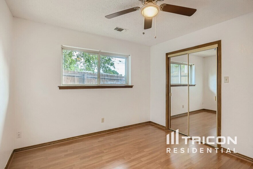 Building Photo - 420 Hillcroft Cir