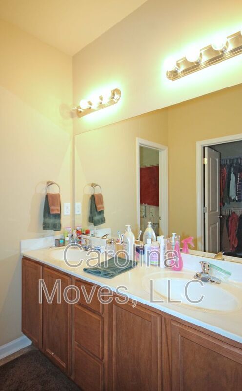 Building Photo - 112 Bascom Ct