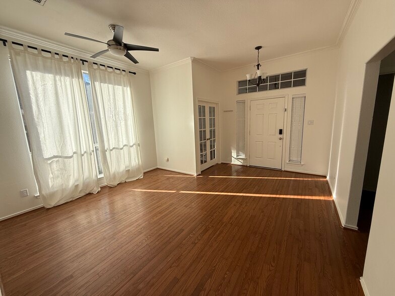 Living/dining area - 3626 Rodale Way