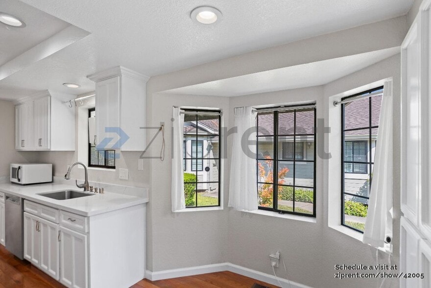 Building Photo - 871 Praderia Cir