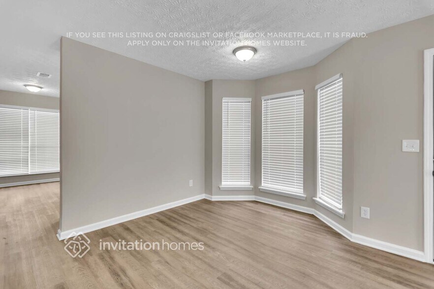 Building Photo - 4022 Robin Cir