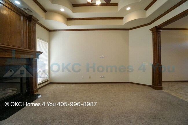 Building Photo - Executive Home in Yukon Schools