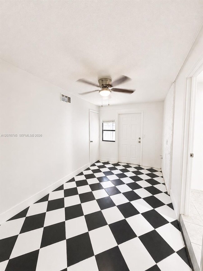 Building Photo - 3011 SW 117th Ave