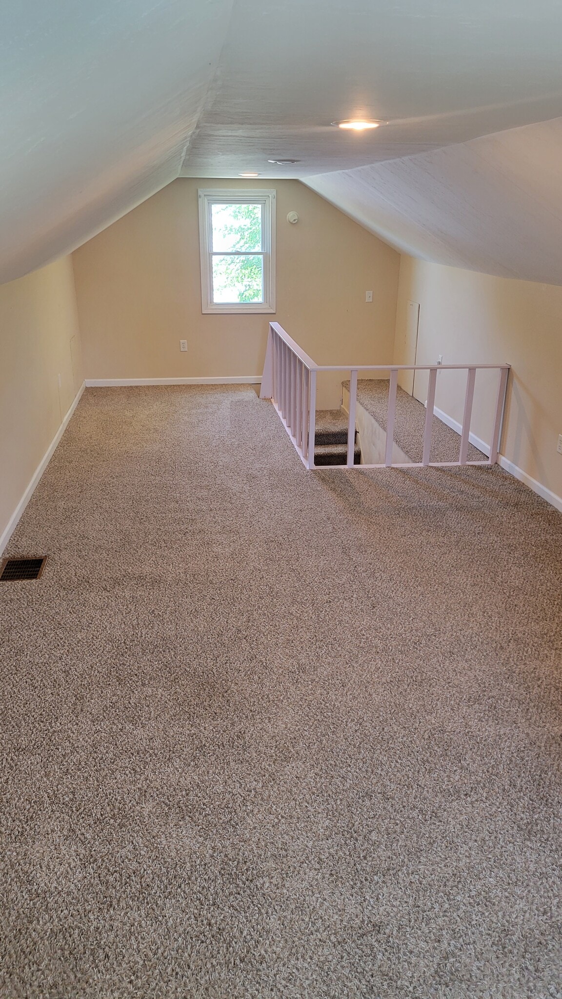 Building Photo - 2803 Rudolph Ave