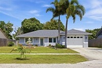 Building Photo - 7434 Thatcher Ave