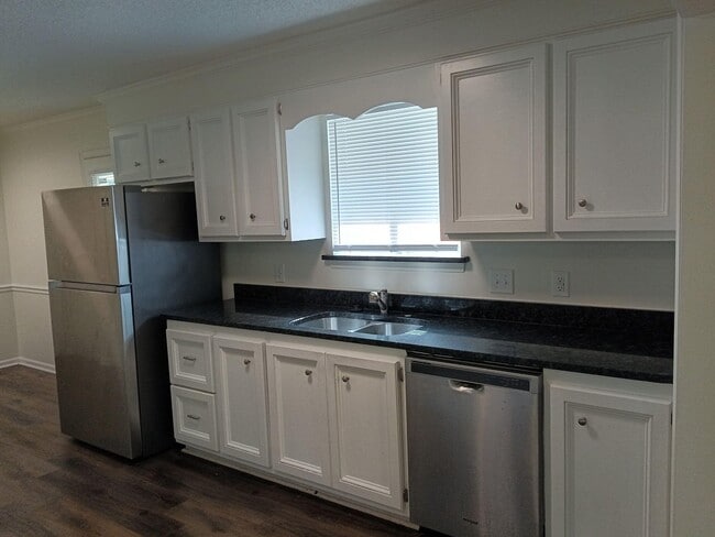 Building Photo - 4430 Goshen Lake Dr S