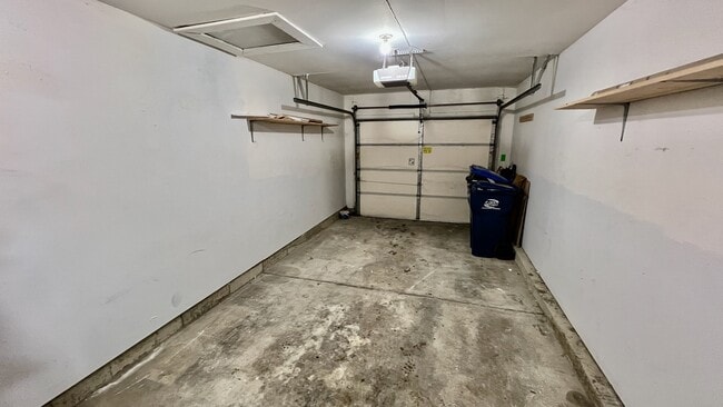 Building Photo - 1926 Grove Ave