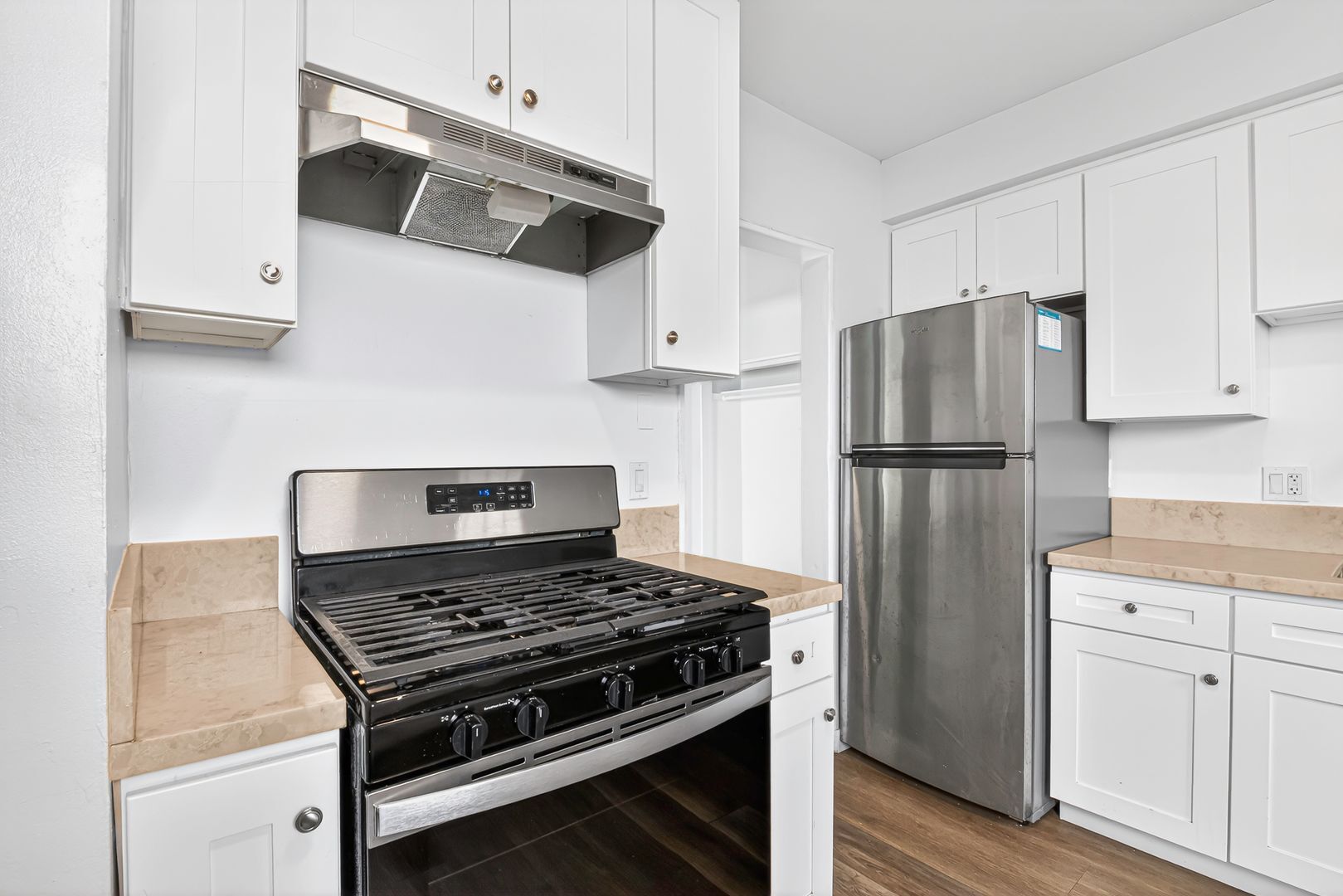 Building Photo - 636 Linden Ave