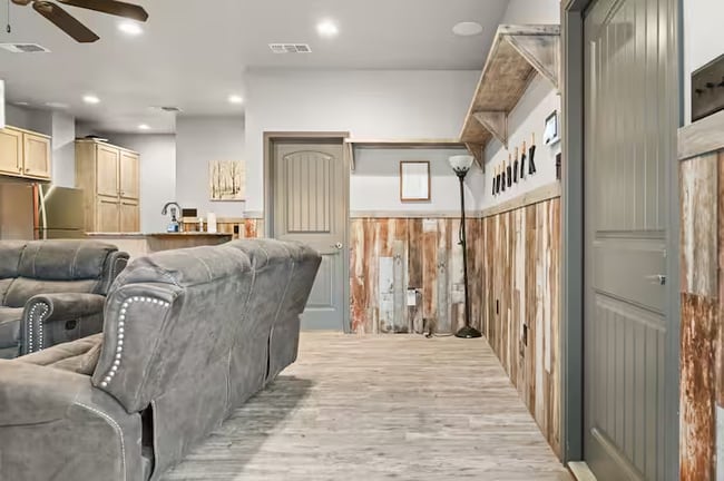 Building Photo - Fully Furnished Rental at Buffalo Springs Lake! All bills paid!