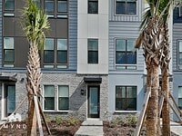 Building Photo - 2353 Brix St