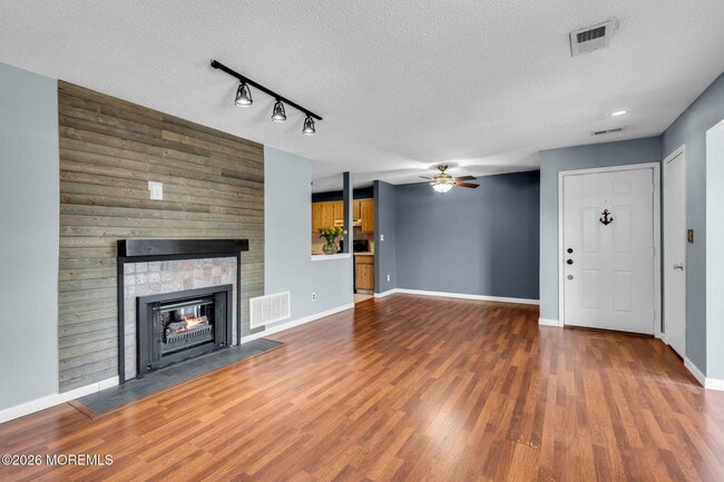 Building Photo - 106 Frontier Way