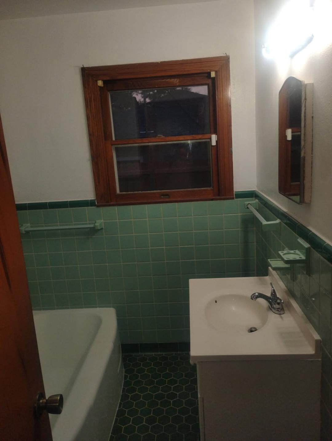 Building Photo - 216 E Morris St