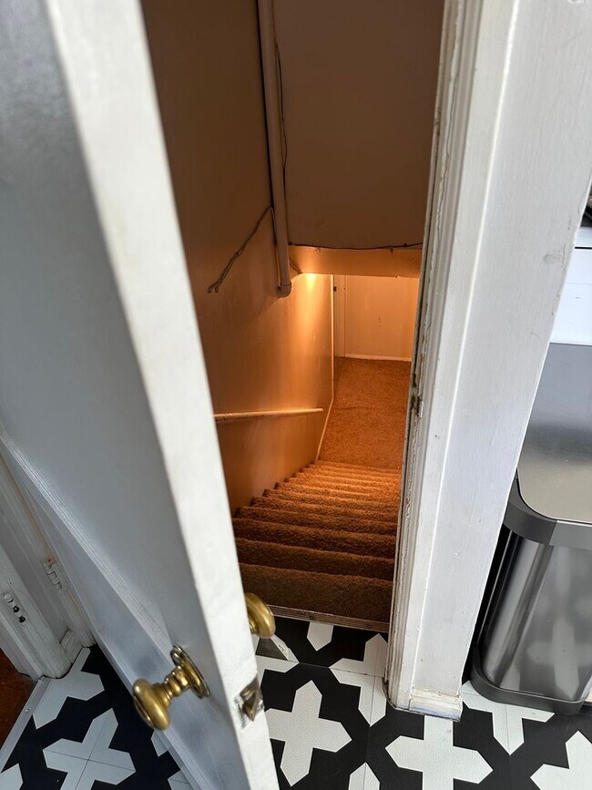 Building Photo - Wonderful House on the southeast benches in Provo