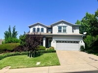 Building Photo - 5-Bed Gated Family Oasis | Prime Location & Backyard Space