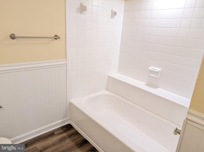 Building Photo - 14449 Gringsby Ct