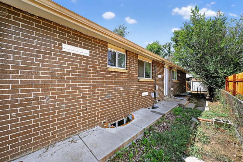 Building Photo - 1341 Xanadu St