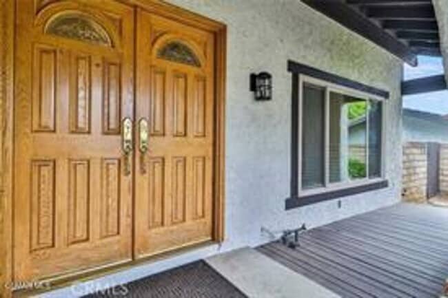 Building Photo - Tucked away on a quiet cul-de-sac in desirable Newbury Park 5+3 home