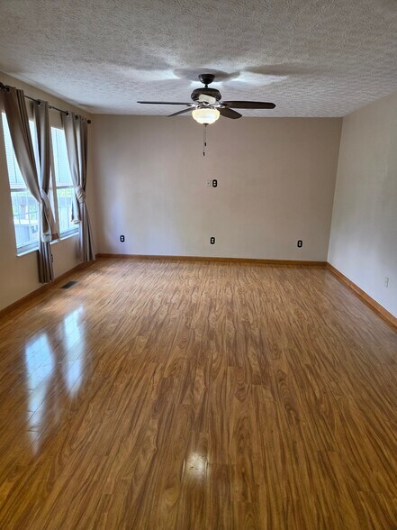 Building Photo - 2222 Gosforth Ln