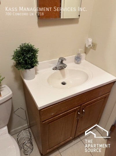 Building Photo - 700 Concord Ln