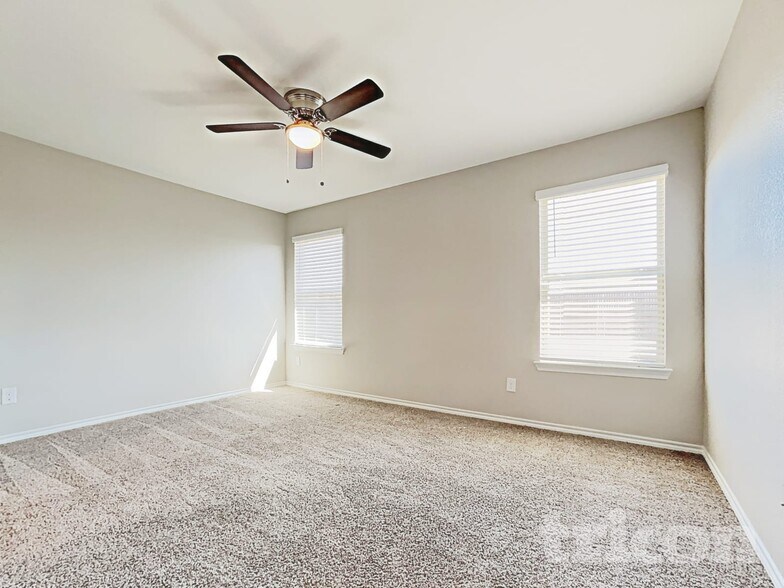 Building Photo - 1904 Strongbark Dr