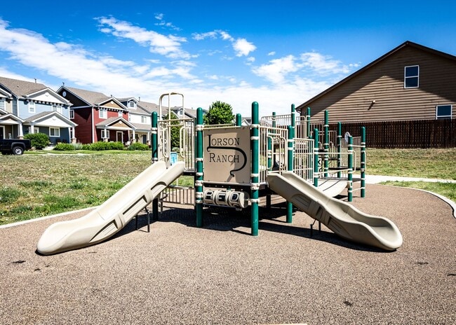 Building Photo - Cute End Unit 3 Bedroom Townhome in Lorson Ranch Next to Open Space