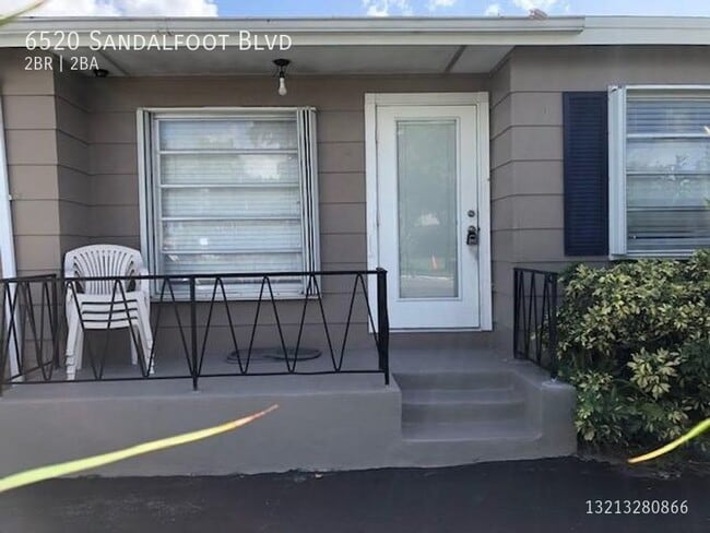 Building Photo - Beautiful 2/2 with large back yard Mobile ...