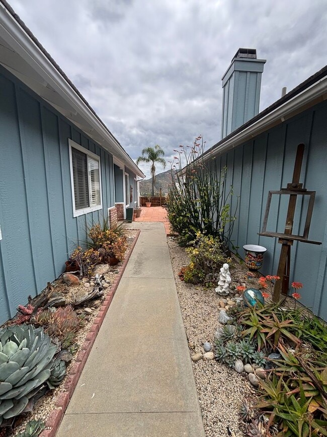 Building Photo - 2 Bedroom 2 Bathroom Condo Living in Great Community Located At West Village Of Singing Hills HOA.