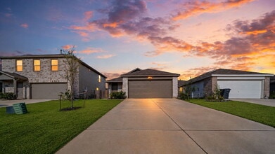 Building Photo - Move-in ready 4-bedroom, 2-bath home in Meadow Park!
