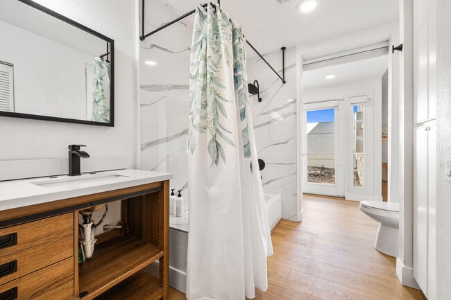 Building Photo - 1433 E Caleta Way