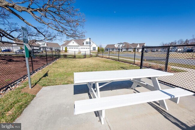 Building Photo - 858 Moorings Cir