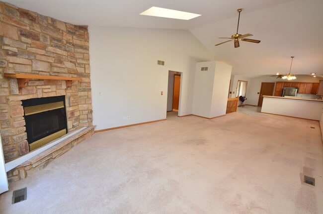 Building Photo - 1239 Wood Creek Bend