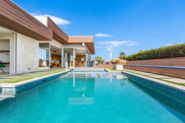 Building Photo - 1439 Devlin Dr