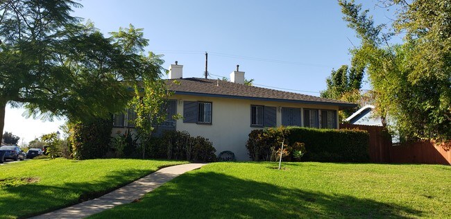 Primary Photo - 8511 Wiley Post Ave