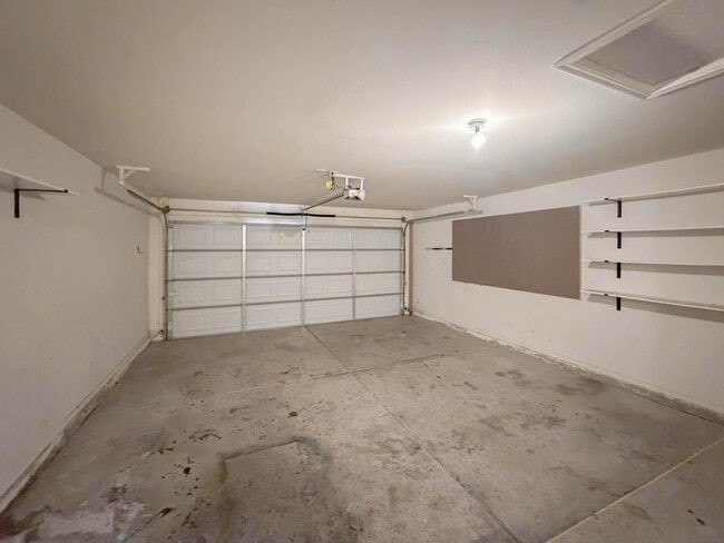 Building Photo - 15724 W Smokey Dr