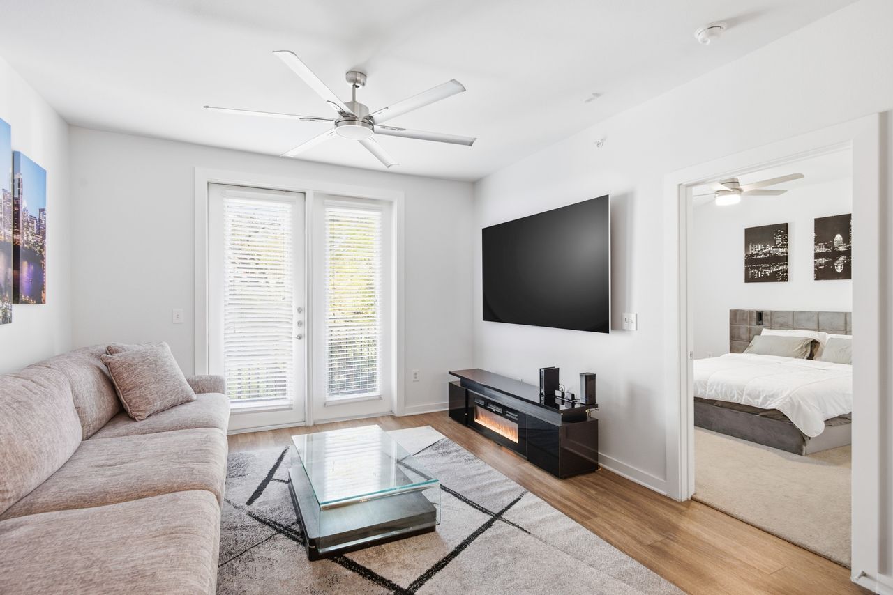 Building Photo - 1900 Barton Springs Rd