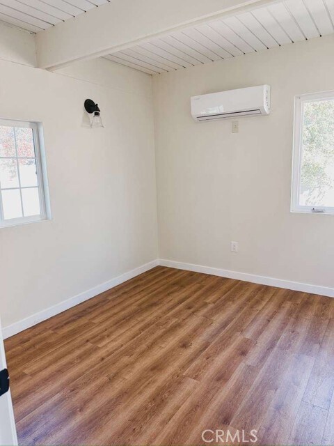 Building Photo - 11571 Archwood St