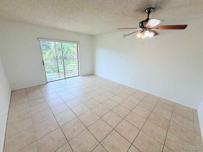 Building Photo - 4304 NW 9th Ave