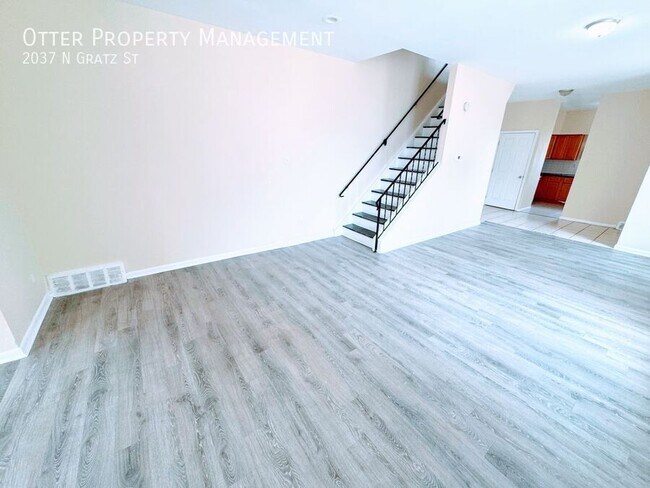 Primary Photo - 2037 N Gratz St