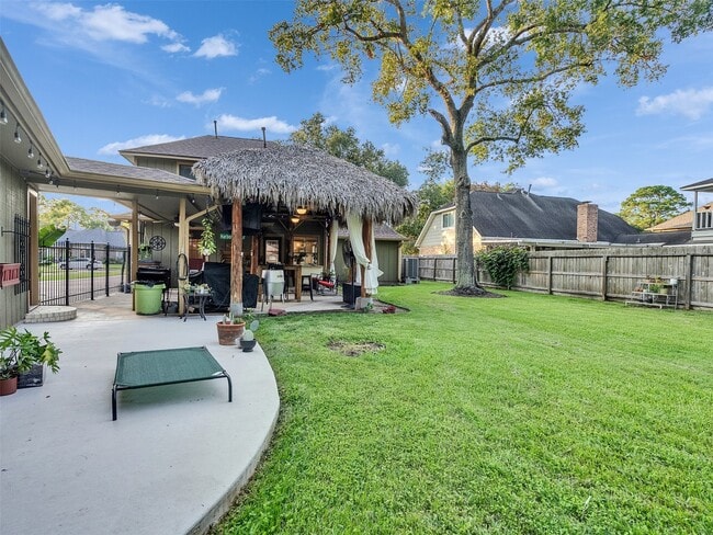 Building Photo - 702 Olde Oaks Dr