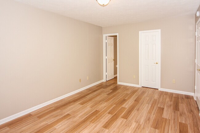Building Photo - 3 Bedroom in Pike Township