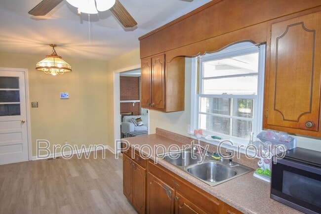 Building Photo - 1 Lee Ct