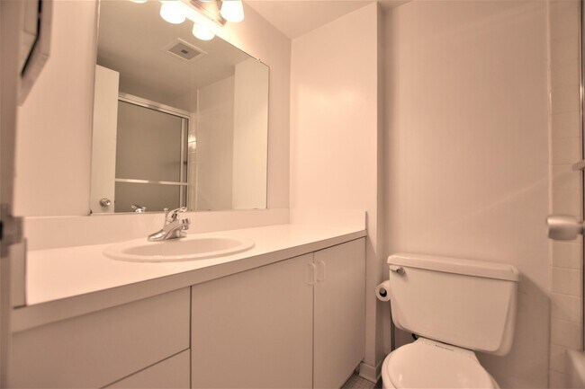 Building Photo - 555 E William St