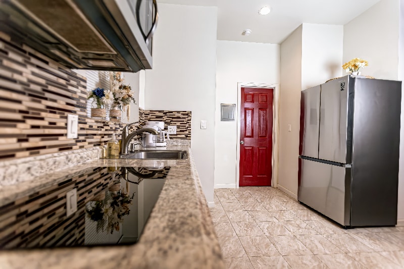 Building Photo - 385 Kaiolohia St